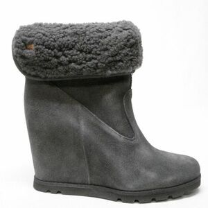 Ugg Kyra wedge boot